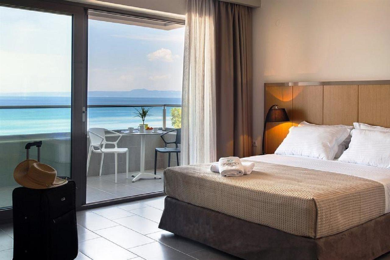 Ostria Sea Side Hotel Ханиоти Экстерьер фото